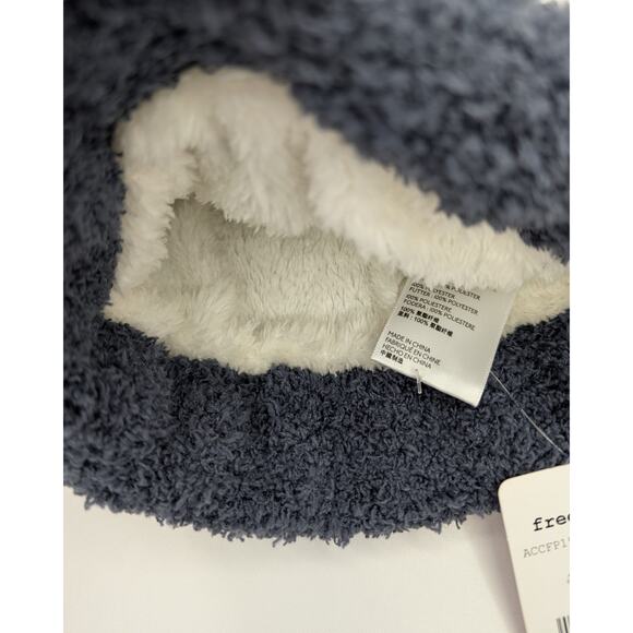 Free People Navy Blue Cozy Beanie - Picture 5 of 7